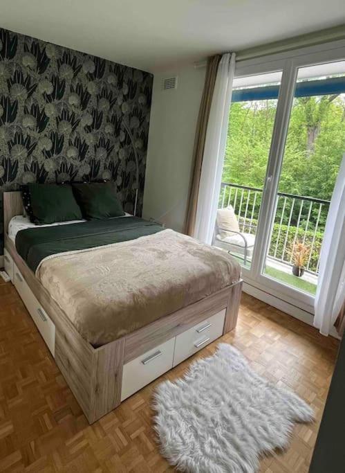 Proche Chateau De Versailles Avec Balcon Vu Sur Une Foret Et Parking Gratuit Pour 5 Personnes Maximum Buitenkant foto