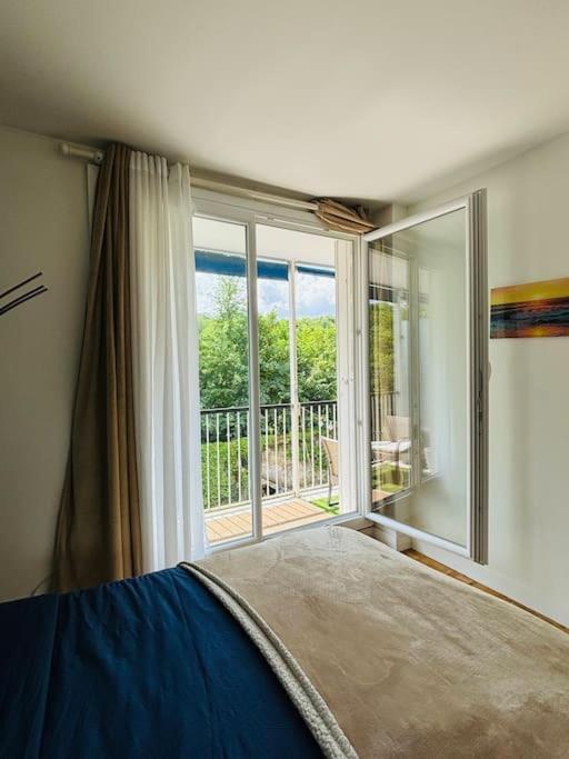 Proche Chateau De Versailles Avec Balcon Vu Sur Une Foret Et Parking Gratuit Pour 5 Personnes Maximum Buitenkant foto